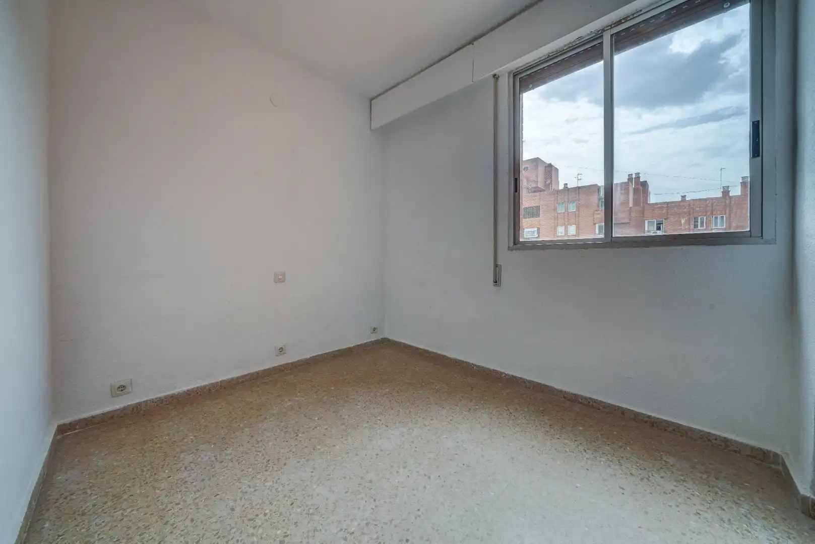 Dormitori de Pis en venda en Paterna amb Aire condicionat, Terrassa i Forn