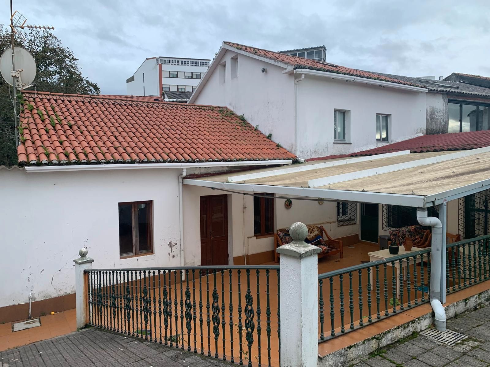 Vista exterior de Casa o xalet en venda en Neda amb Jardí privat, Terrassa i Traster