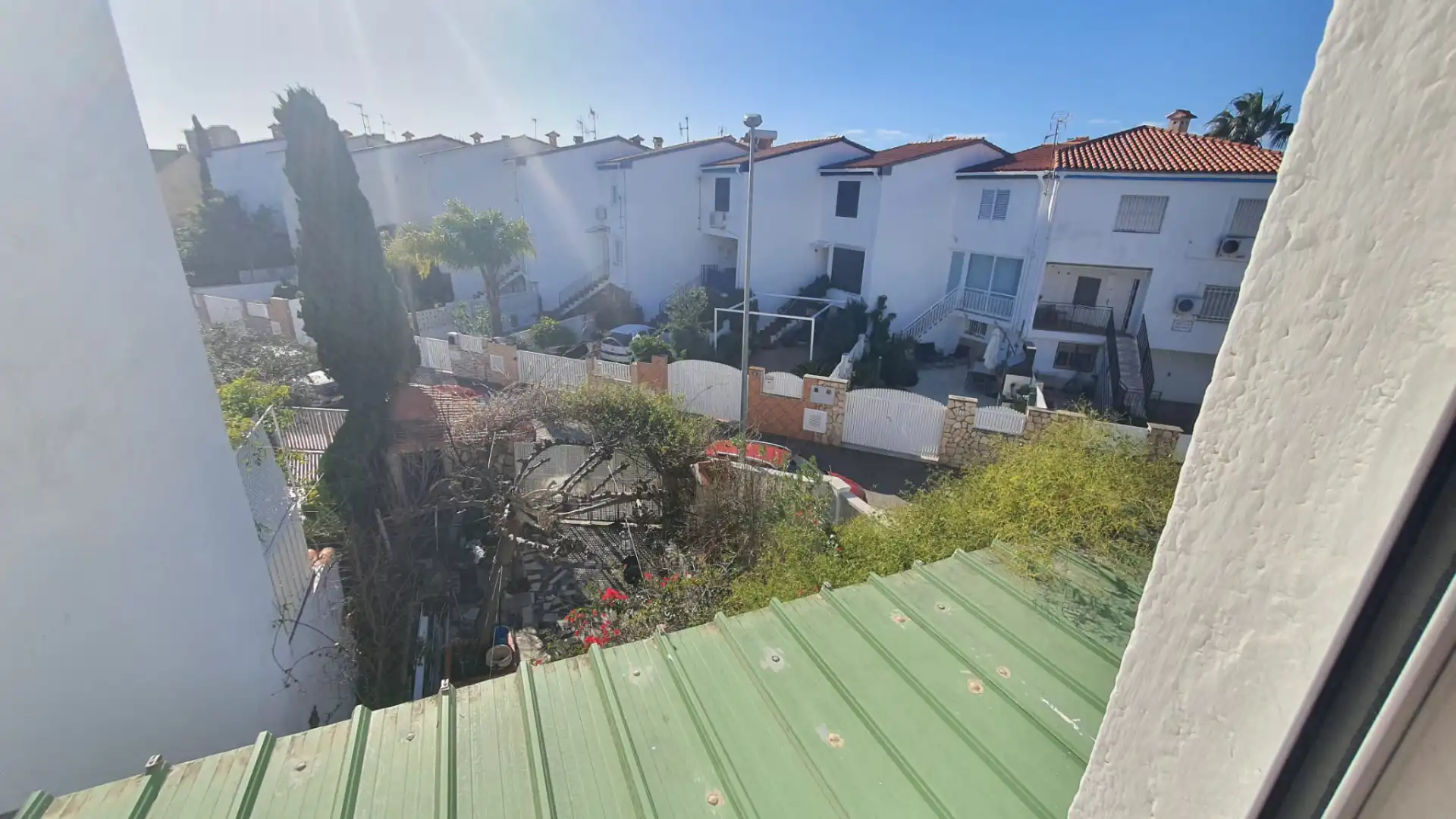 Vista exterior de Casa adosada en venda en Benicasim / Benicàssim amb Aire condicionat i Moblat