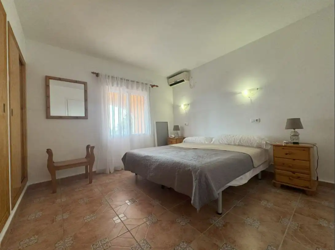 Dormitori de Casa o xalet en venda en Calpe / Calp amb Aire condicionat, Calefacció i Jardí privat