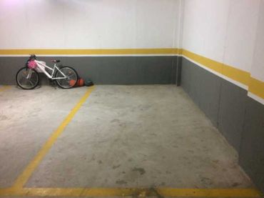 Aparcamiento con ascensor en venta en DEL PARALEL