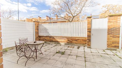 Foto 5 de Casa adosada en venta en Calle Ibon de Ordiceto, Miralbueno, Zaragoza Capital