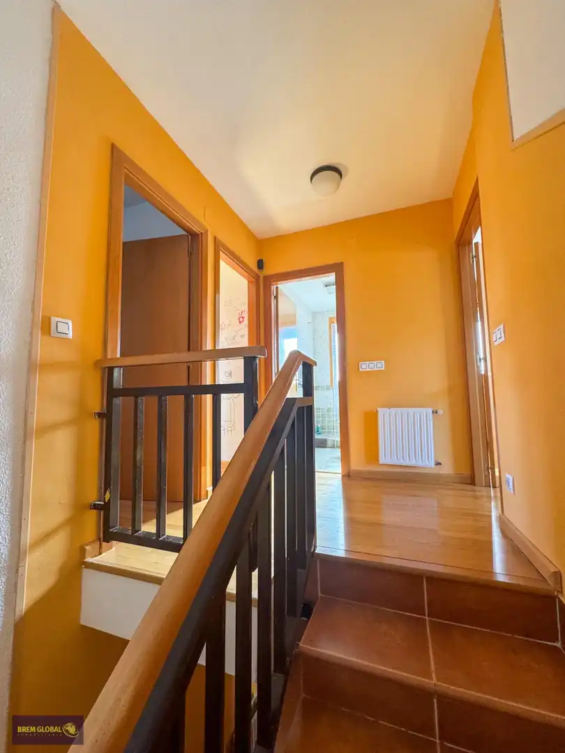 Casa adosada en venta en Lozoyuela-Navas-Sieteiglesias con Calefacción, Jardín privado y Terraza