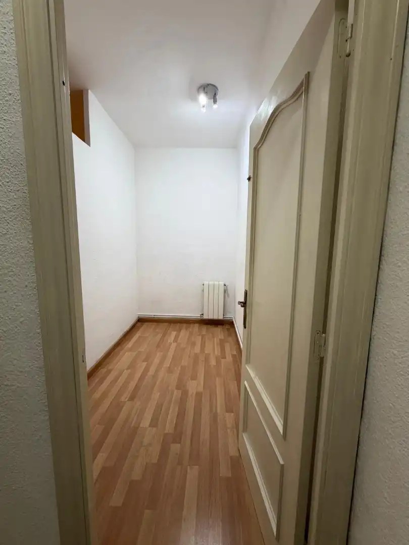 Habitación de Piso en venta en Sabadell con Calefacción y Balcón