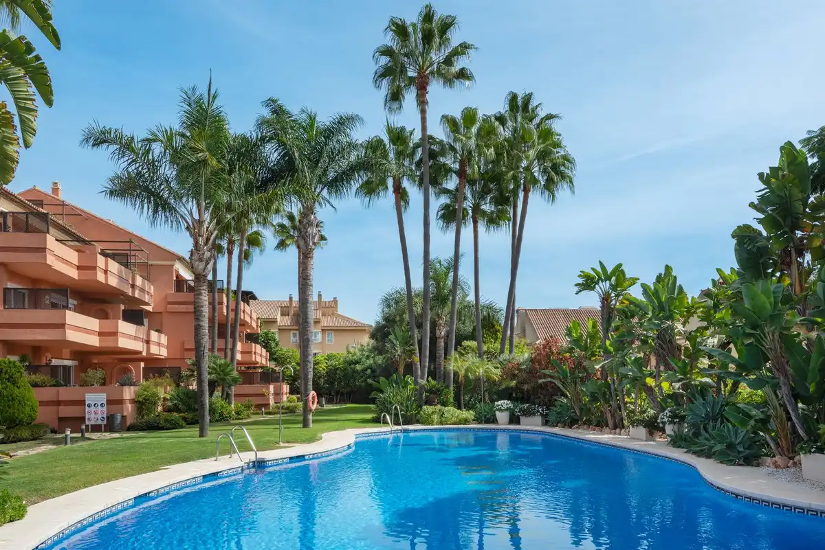 Apartament amb piscina en venda a Nueva Andalucía, imagen 17