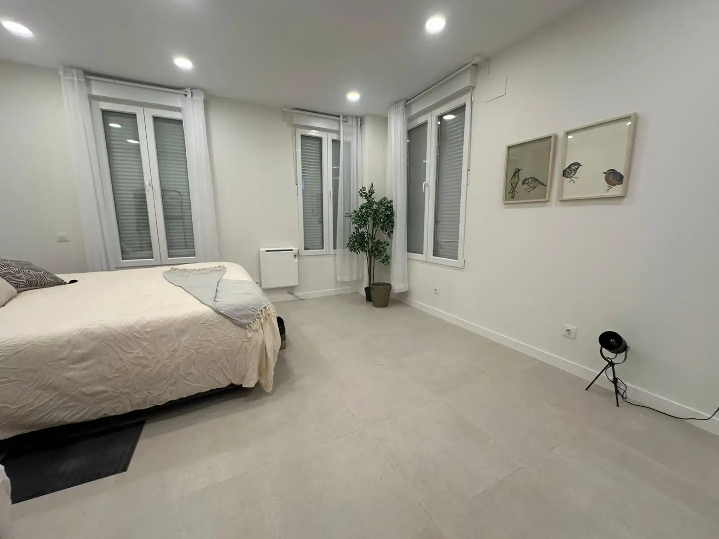Dormitori de Apartament en venda en Madrid amb Aire condicionat, Calefacció i Moblat