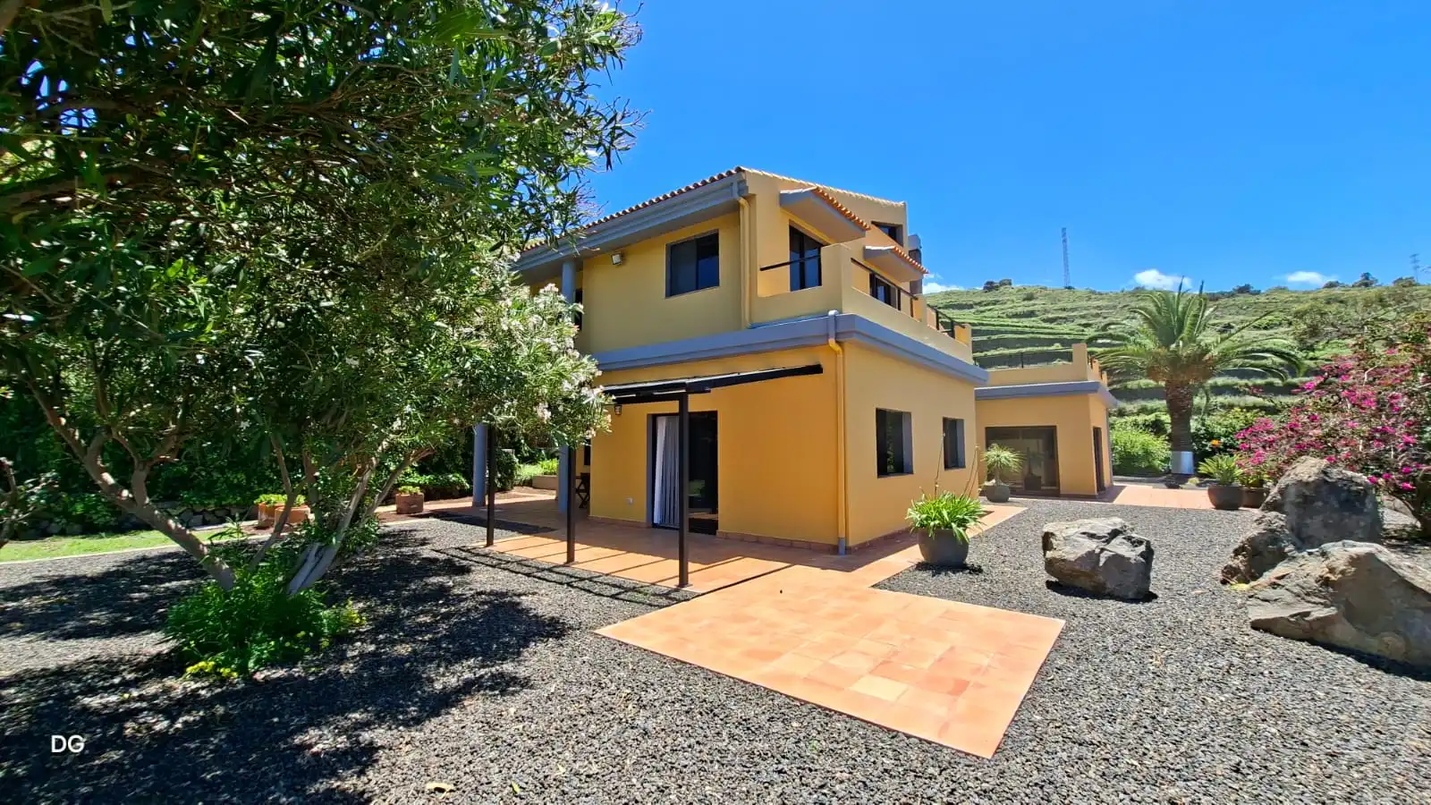Vista exterior de Casa o xalet en venda en San Juan de la Rambla amb Jardí privat i Terrassa