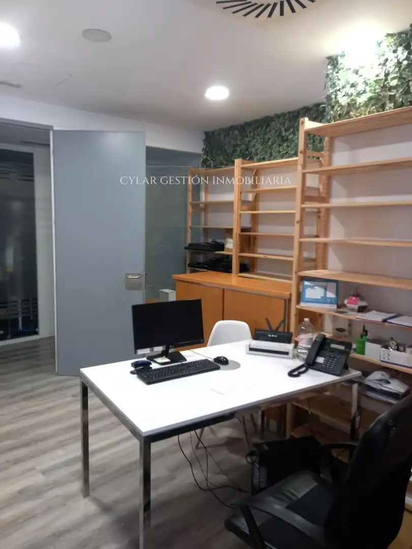Geschaftsraum zur Miete in Salamanca mit Klimaanlage und Internet