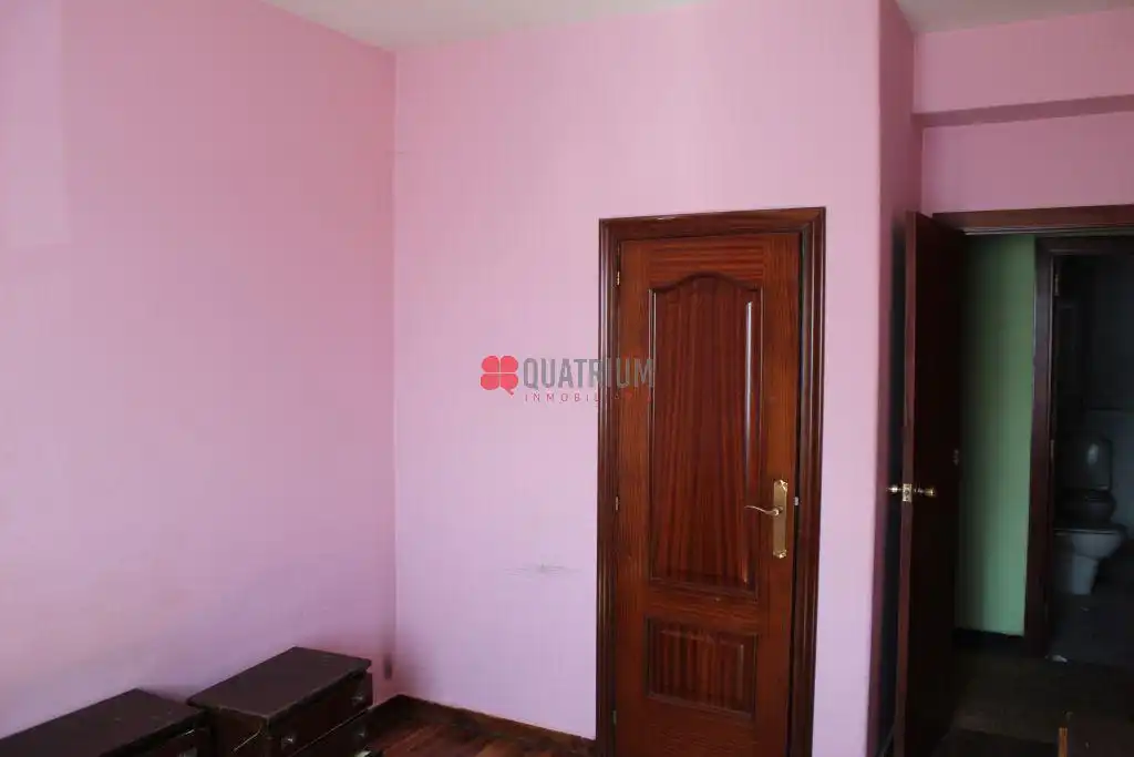 Bedroom of Houses for sale in Santiago de Compostela   with Private garden