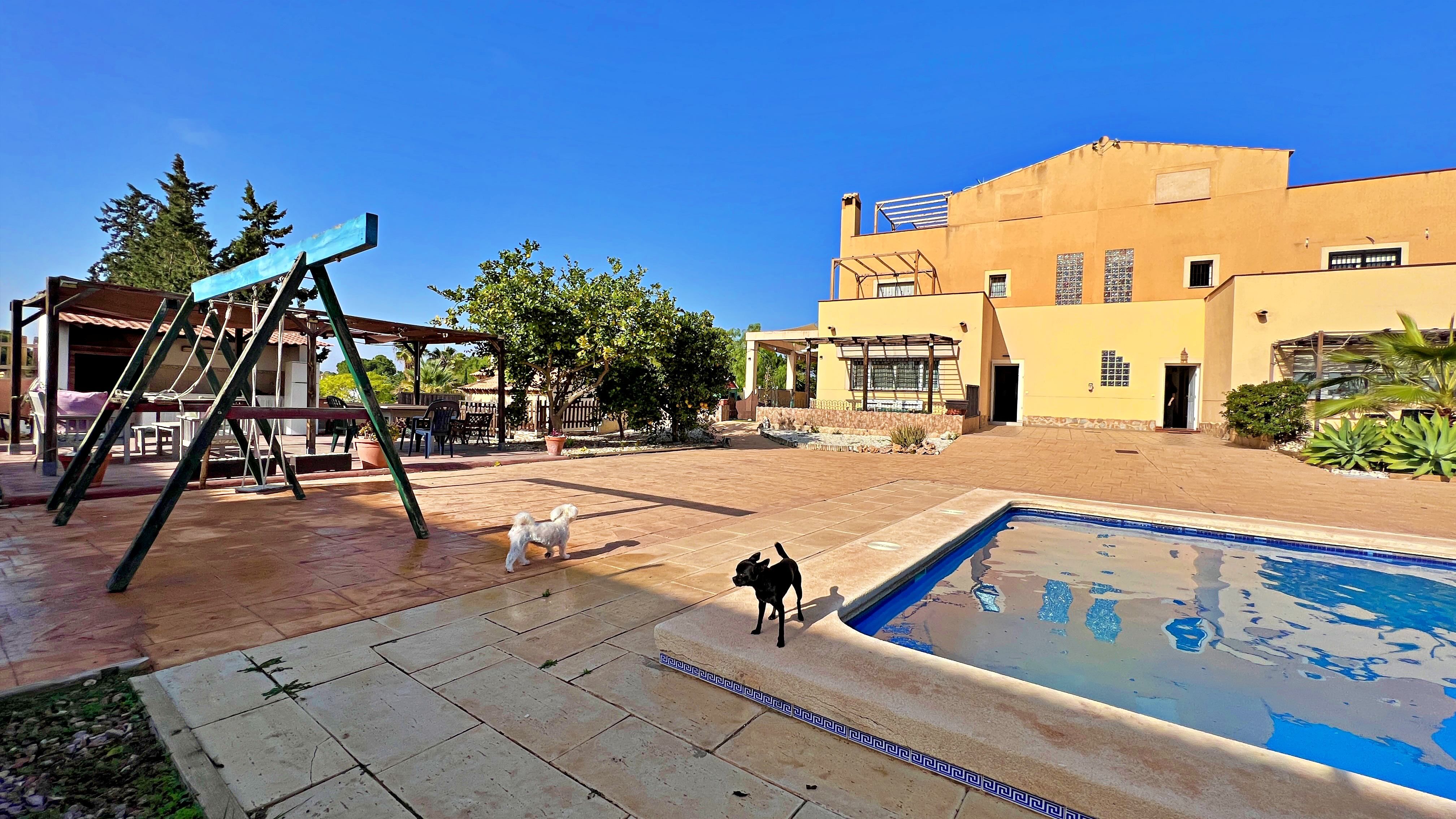 Exterior view of House or chalet for sale in Mutxamel  with Air Conditioner, Private garden and Terrace