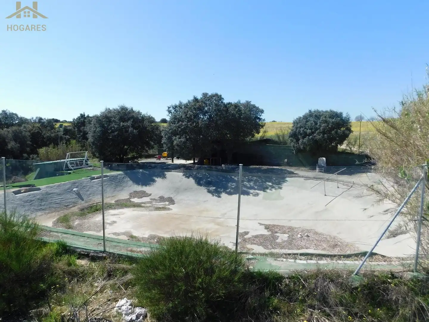 Piscina de Terreno en venta en Villa del Prado