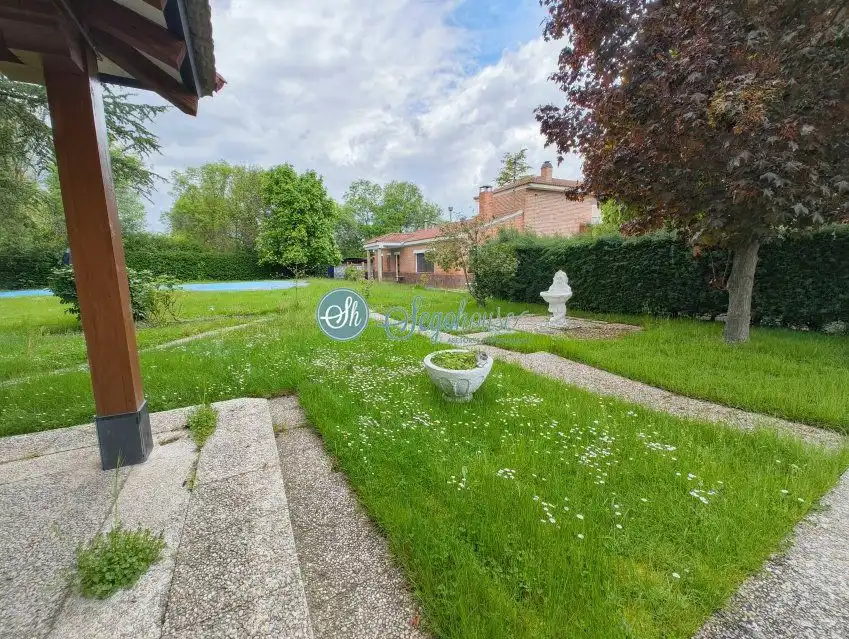 Garden of Houses for sale in Segovia  with Heating