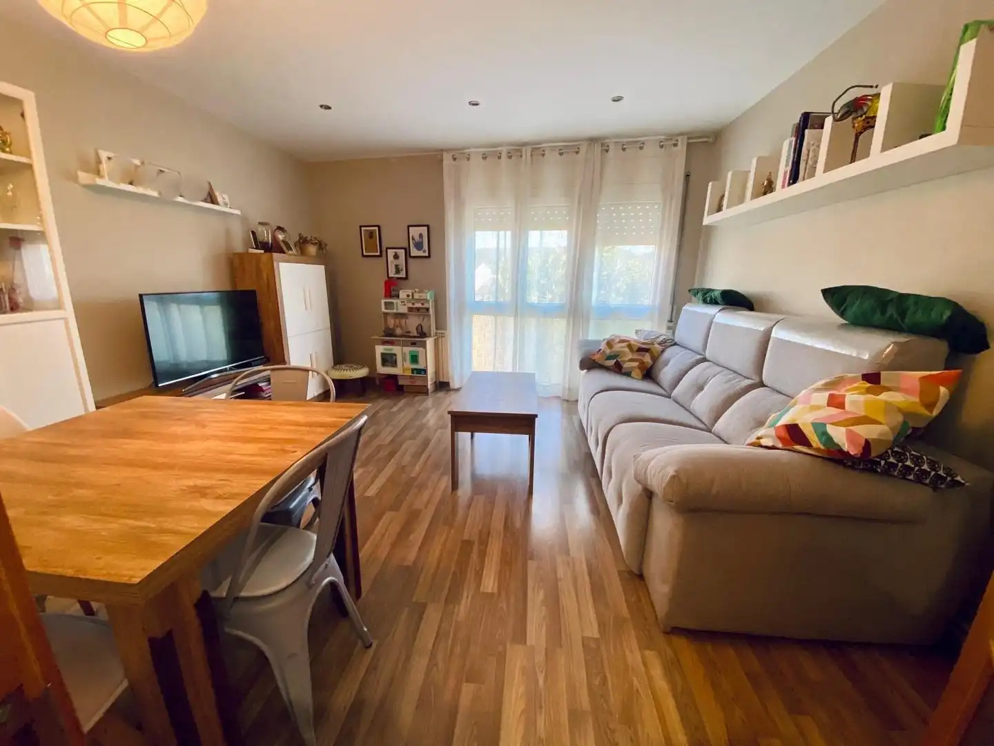 Sala de estar de Piso en venta en Vilanova del Camí con Calefacción y Terraza