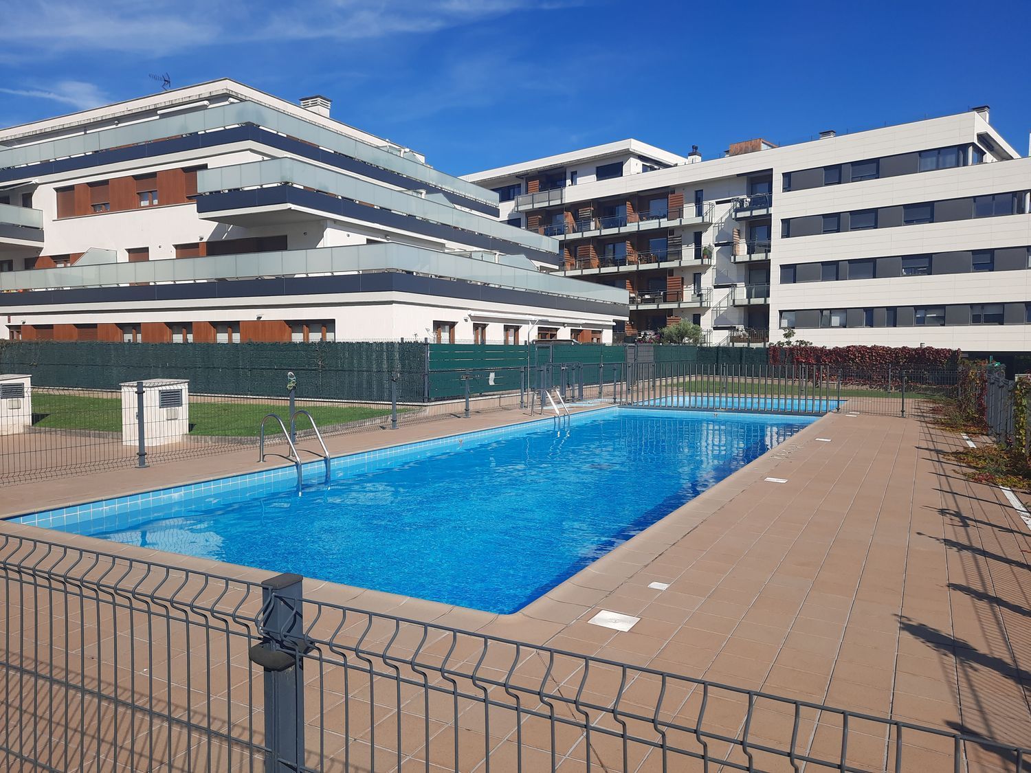 Piscina de Piso de alquiler en Gijón  con Calefacción, Jardín privado y Terraza