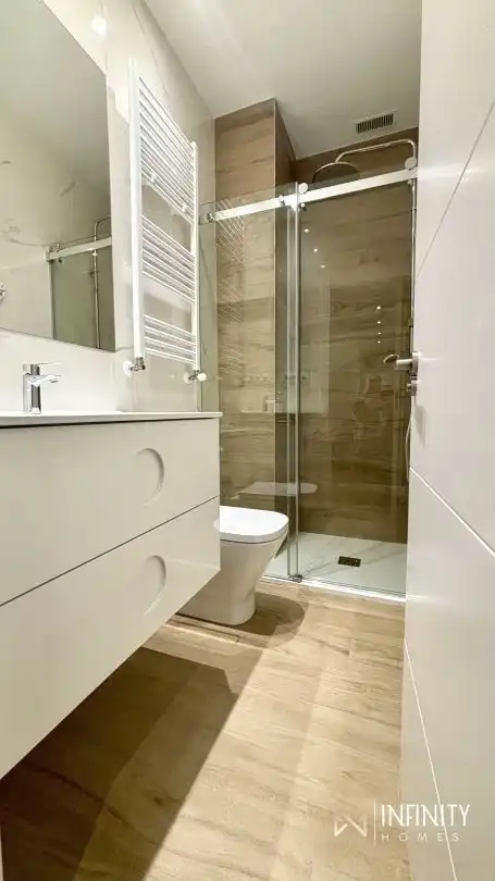 Flat with terrace to rent in Kale Barria, imagen 7