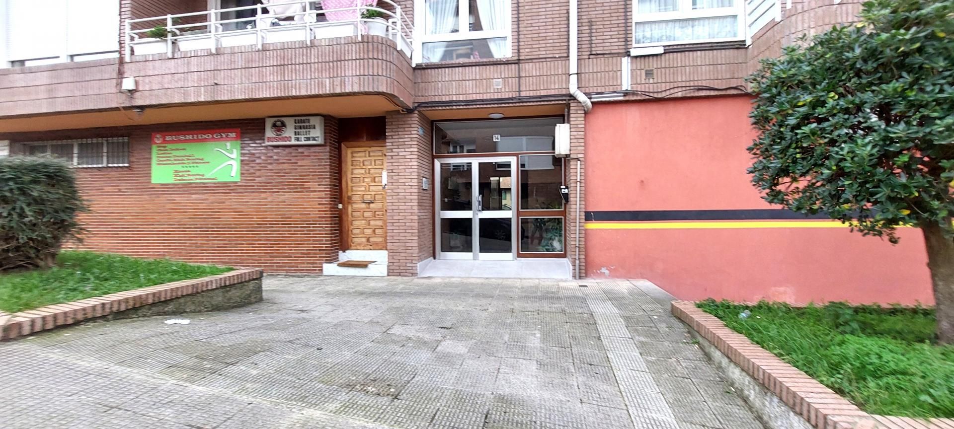 Vista exterior de Apartamento en venta en Torrelavega 