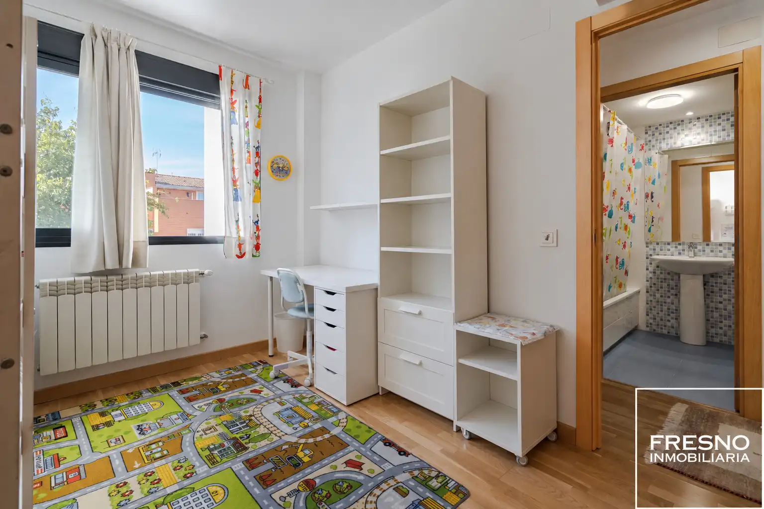 Habitación de Casa adosada en venta en Miramadrid
