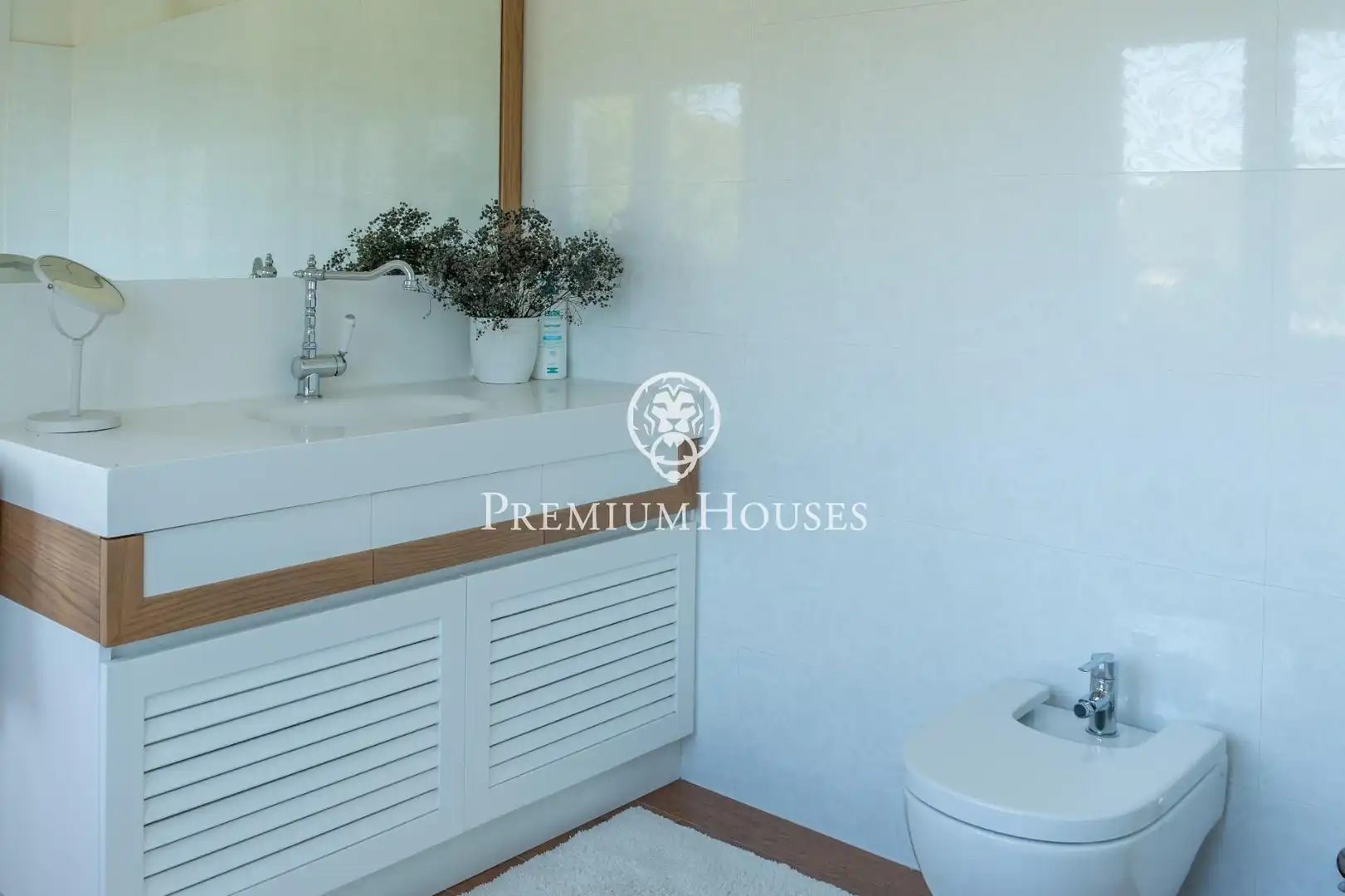 Bathroom of Houses for sale in Vilanova i la Geltrú  with Air Conditioner, Heating and Private garden