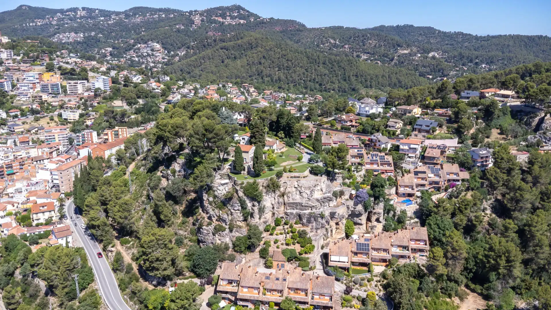 Vista exterior de Finca rústica en venda en Corbera de Llobregat amb Aire condicionat, Calefacció i Terrassa