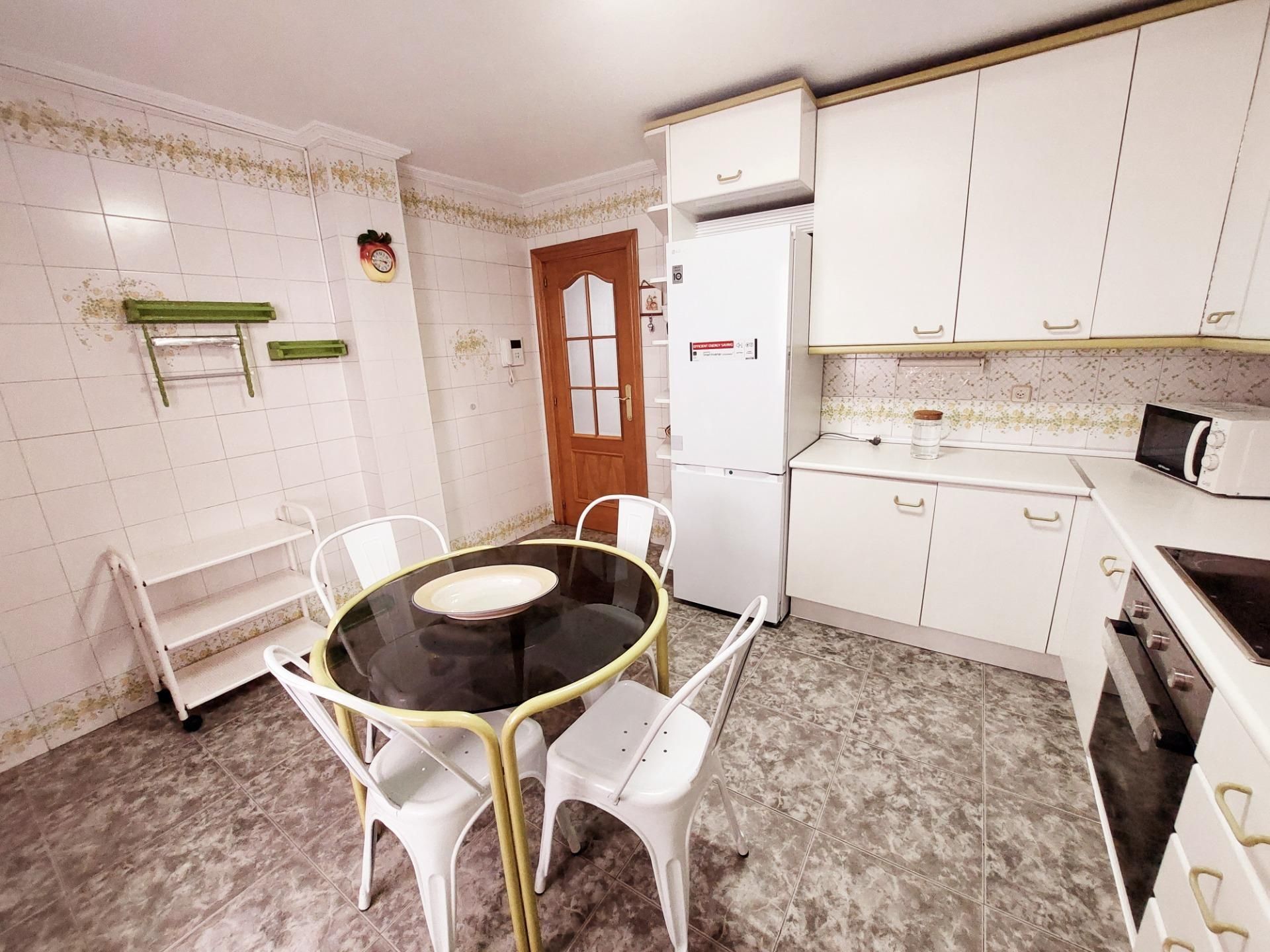 Kitchen of Flat to rent in  Murcia Capital  with Air Conditioner