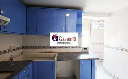 Kitchen of Flat for sale in  Madrid Capital  with Heating
