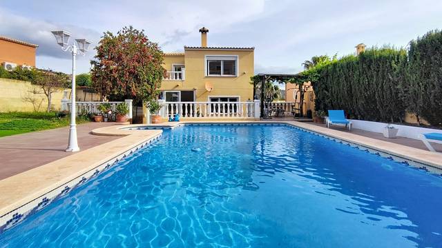 Casa-chalet en Venta en Escandinavia - Cautivador