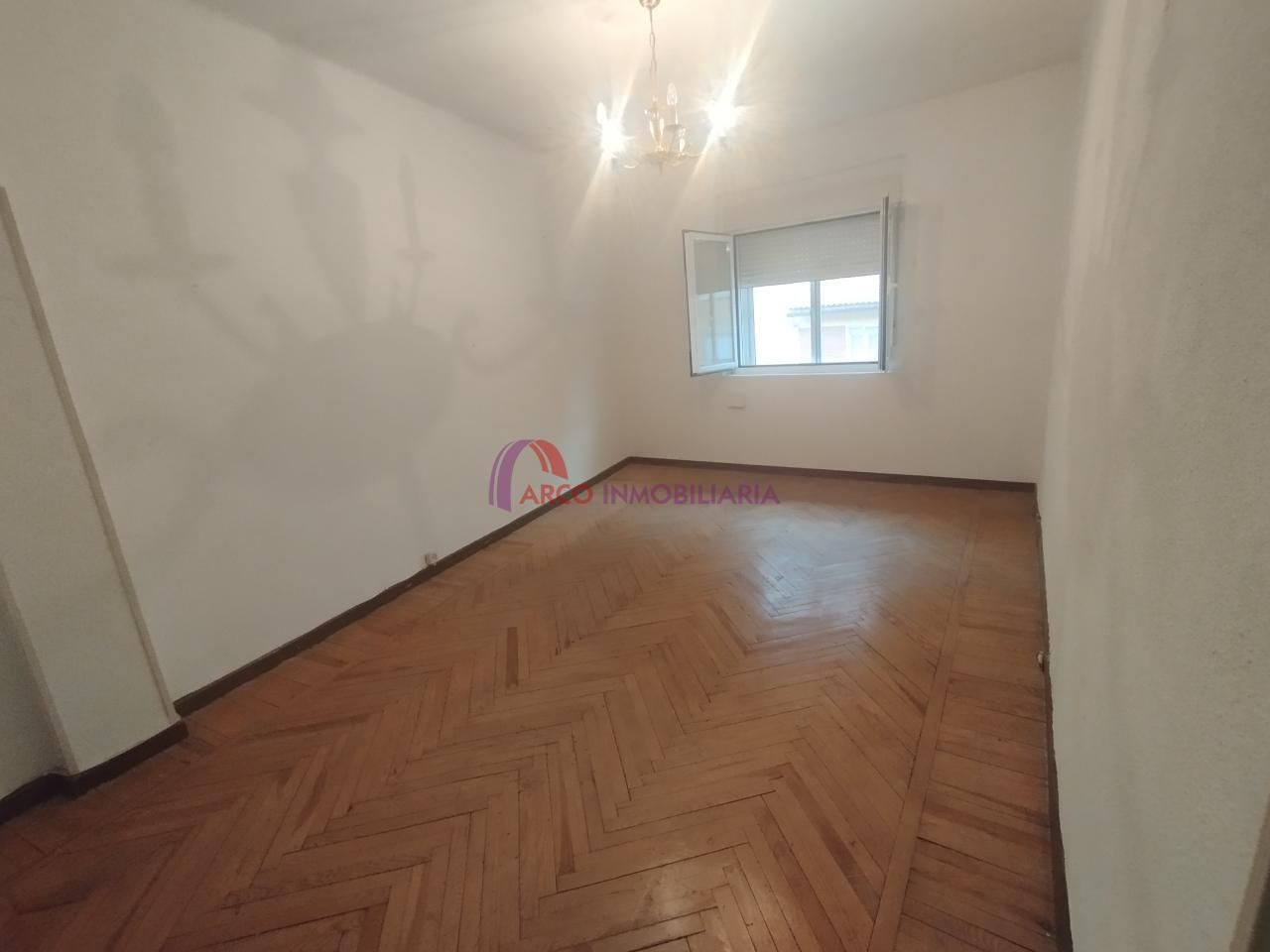 Sala de estar de Piso en venta en Burgos Capital con Calefacción, Terraza y Trastero