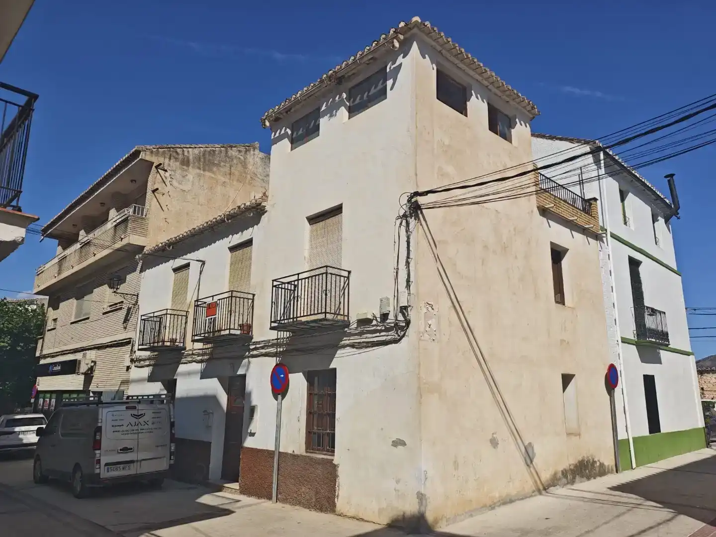 Vista exterior de Casa adosada en venda en Albuñuelas amb Balcó