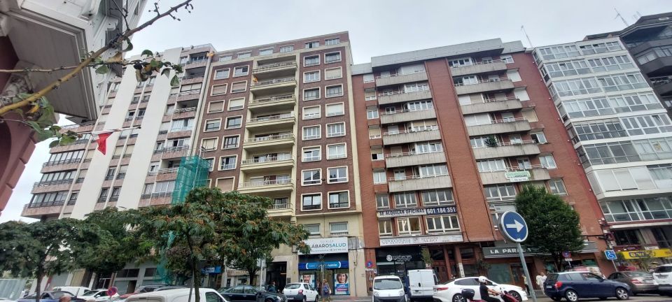 Vista exterior de Pis en venda en Santander amb Calefacció i Traster