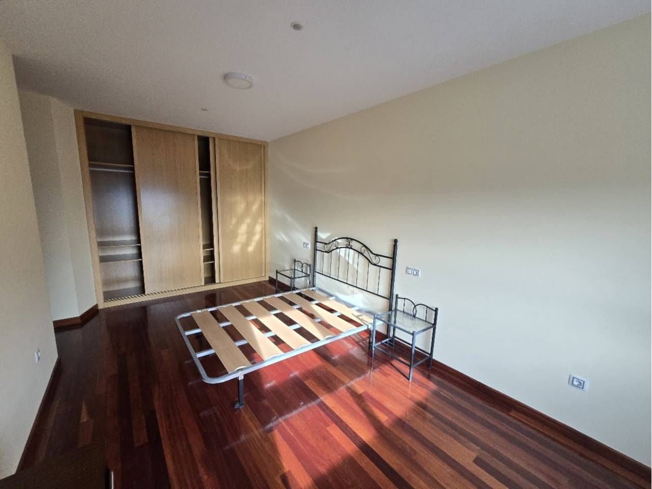 Flat to rent in Calle Poeta Manuel María, A Piriganlla - Albeiros - Garabolos