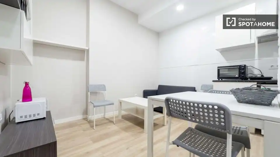 Sala d'estar de Pis de lloguer en Valencia amb Aire condicionat, Calefacció i Moblat