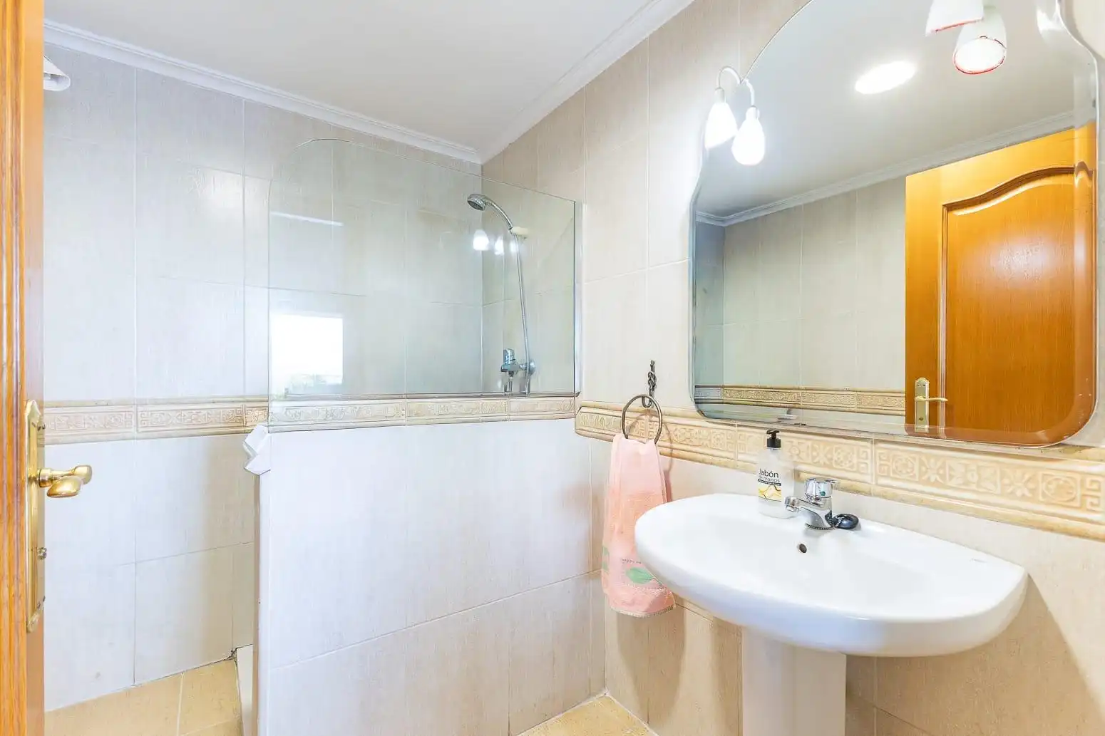 Baño de Casa o chalet en venta en Chiva con Aire acondicionado, Terraza y Piscina