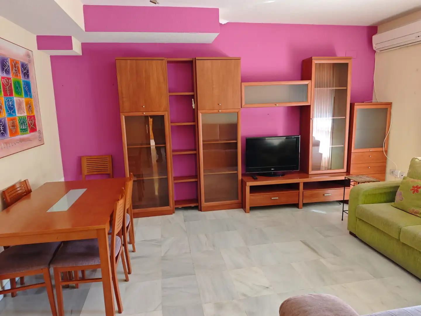 Sala d'estar de Dúplex en venda en Dos Hermanas amb Aire condicionat, Jardí privat i Terrassa