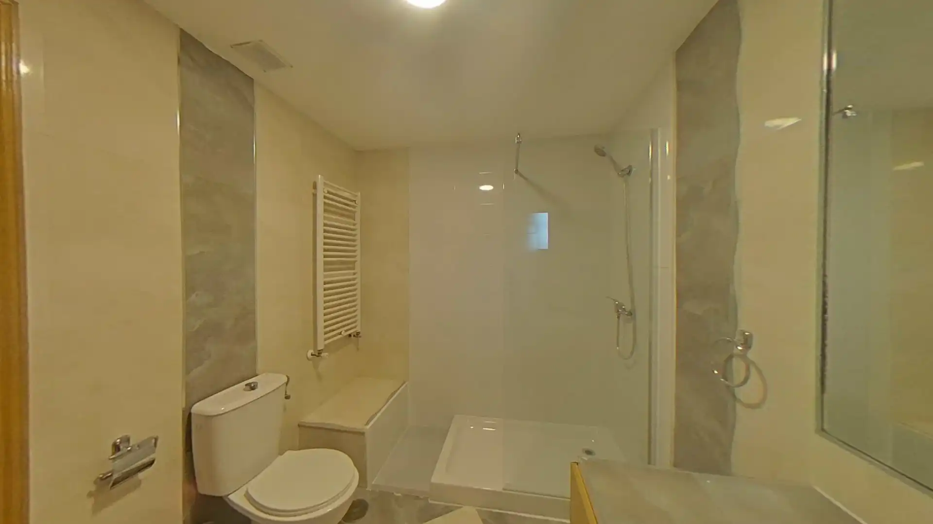 Bathroom of Ground floor for sale in Fuenlabrada