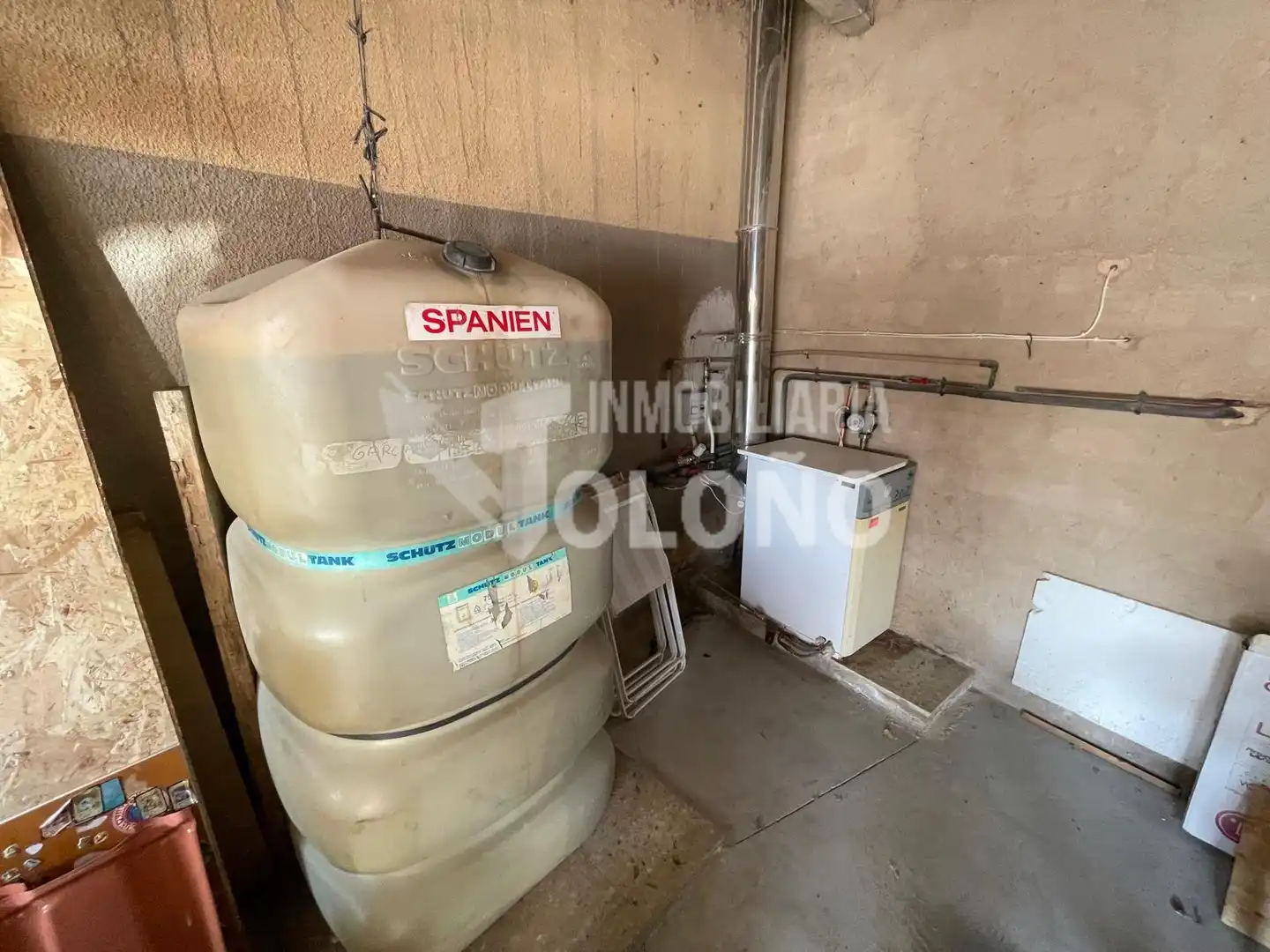 Houses for sale in Cihuri  with Heating, Private garden and Storage room