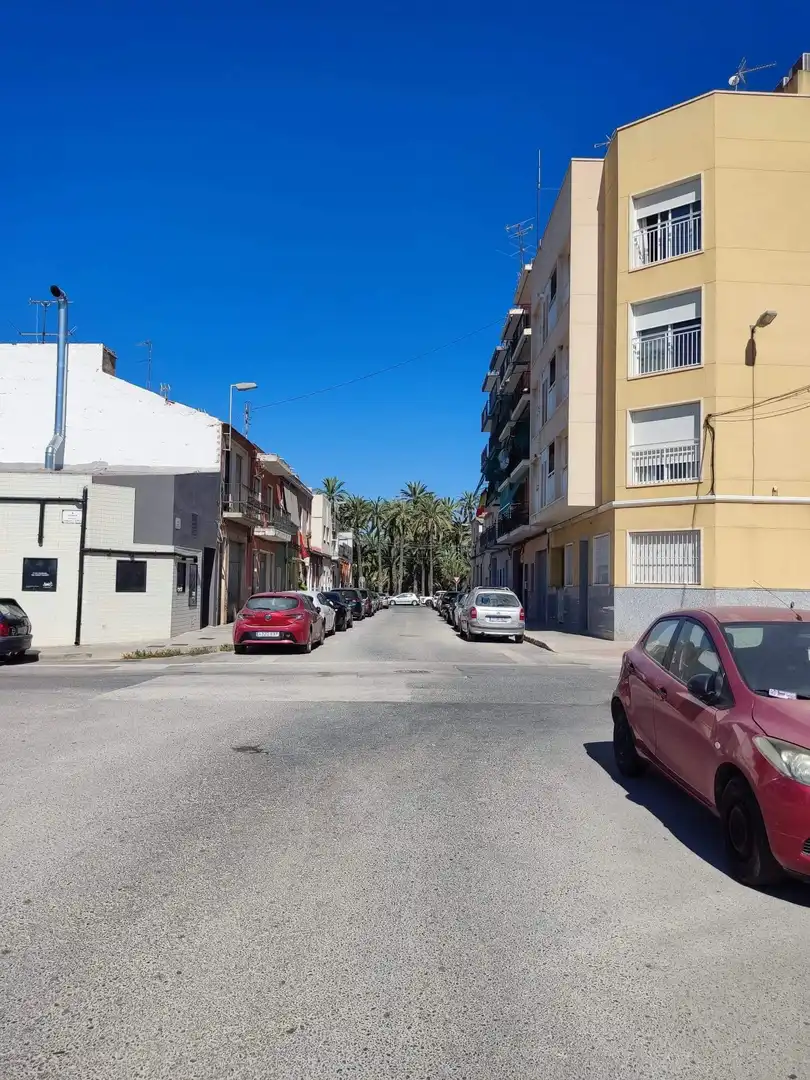 Vista exterior de Local en venda en Elche / Elx
