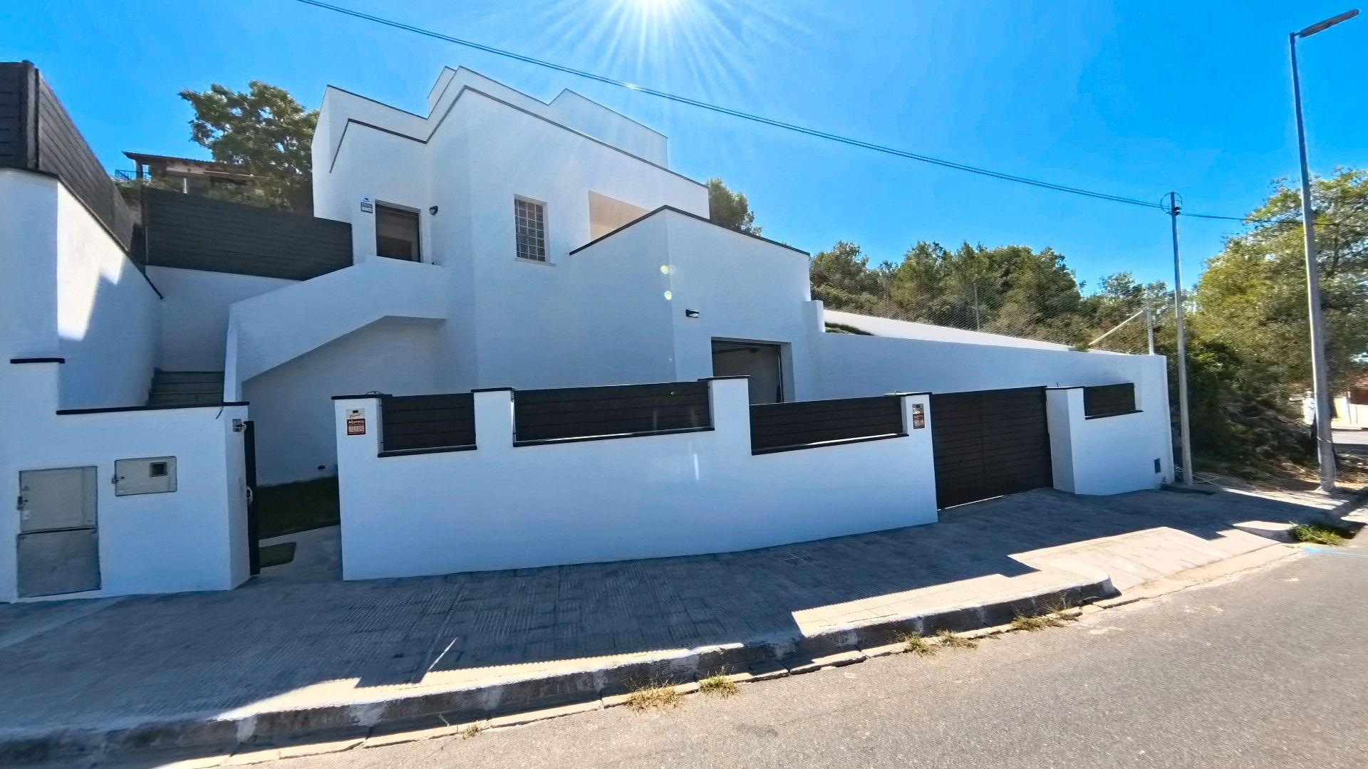 Vista exterior de Casa o xalet en venda en Calafell amb Aire condicionat, Calefacció i Jardí privat
