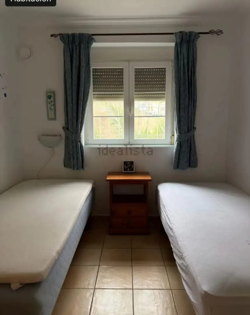 Habitación de Apartamento de alquiler en L'Alfàs del Pi con Aire acondicionado, Calefacción y Terraza