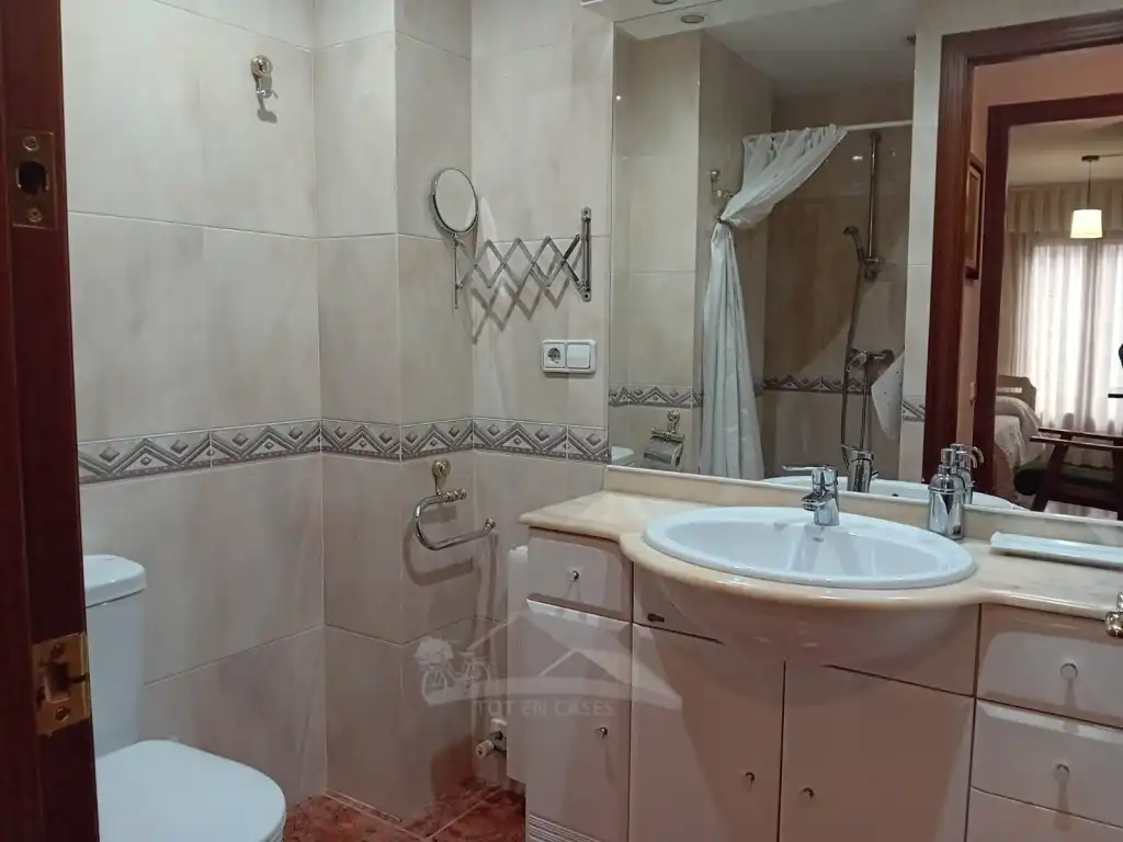 Baño de Piso en venta en Sort con Balcón