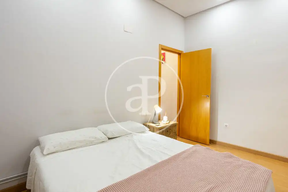 Schlafzimmer von Wohnung zur Miete in Valencia mit Klimaanlage, Heizung und Möbliert