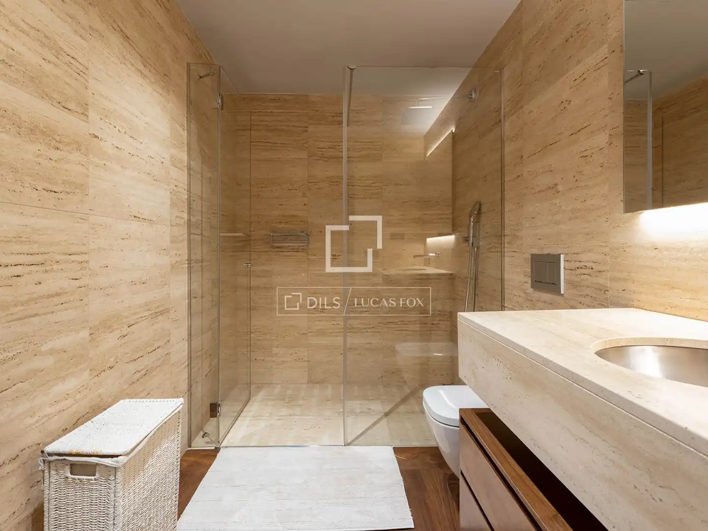 Baño de Piso en venta en Barcelona con Aire acondicionado, Calefacción y Terraza