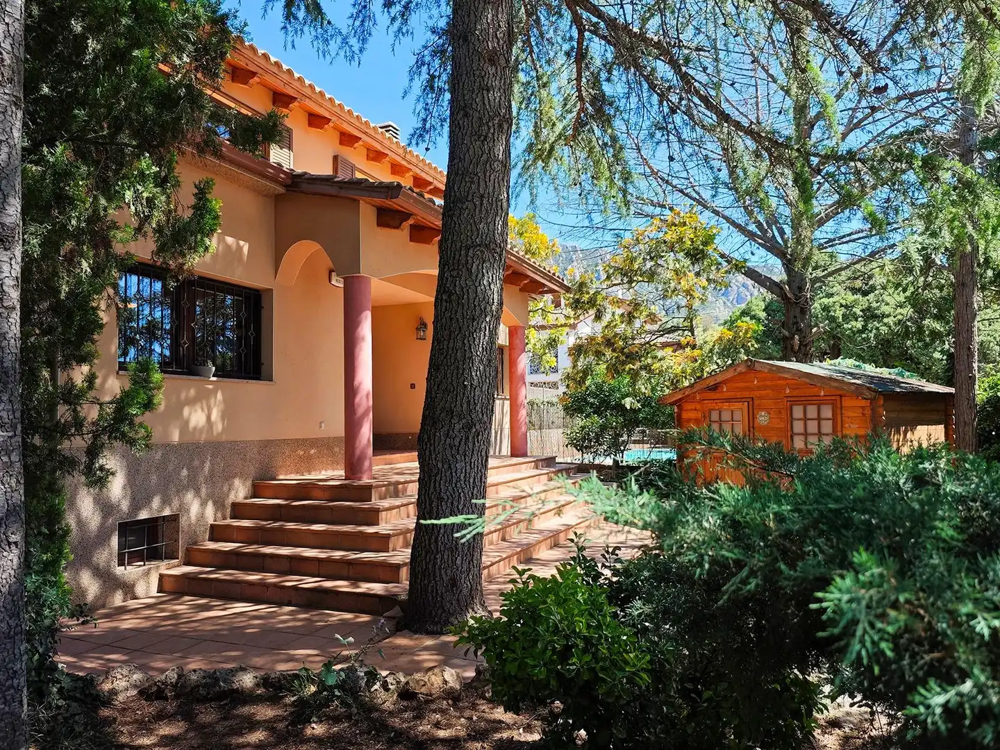 Vista exterior de Casa o chalet en venta en Collbató con Calefacción, Jardín privado y Piscina