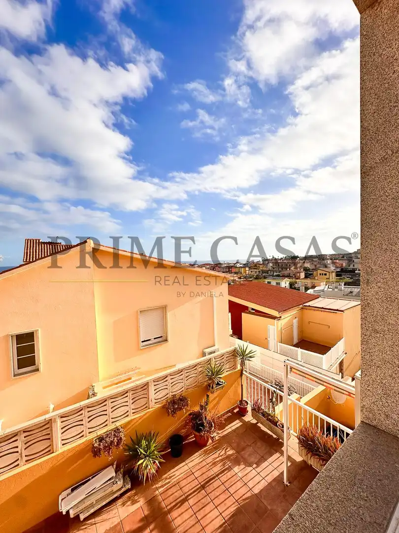 Vista exterior de Casa o xalet en venda en Mogán amb Jardí privat, Terrassa i Traster