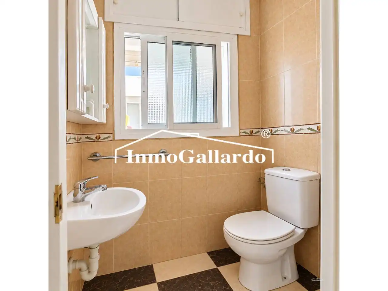 Piso en venta en Málaga con Terraza y Trastero