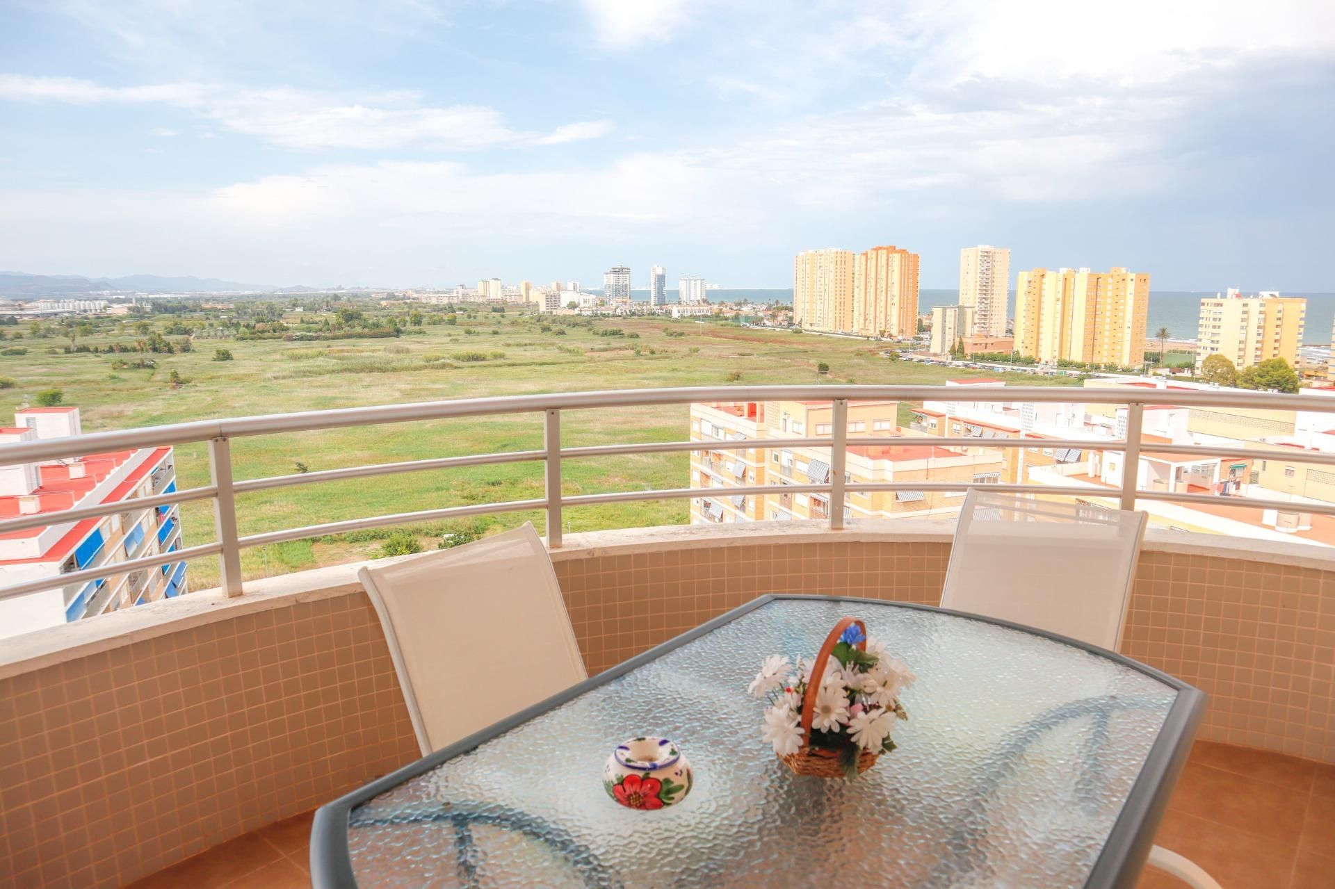 Terraza de Apartamento en venta en La Pobla de Farnals con Aire acondicionado, Calefacción y Jardín privado