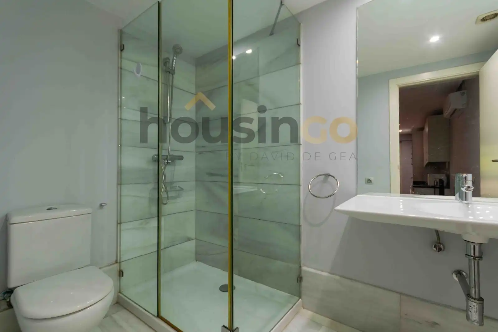 Bathroom of Study for rent in Madrid  with Air Conditioner, Heating and Furnished