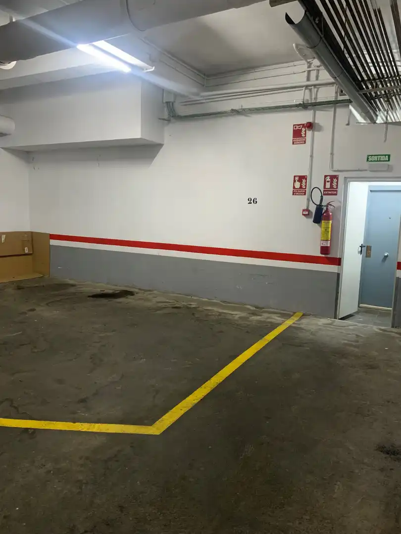 Einzelparkplatz zur Miete in Carrer de Déu i Mata 150, imagen 2
