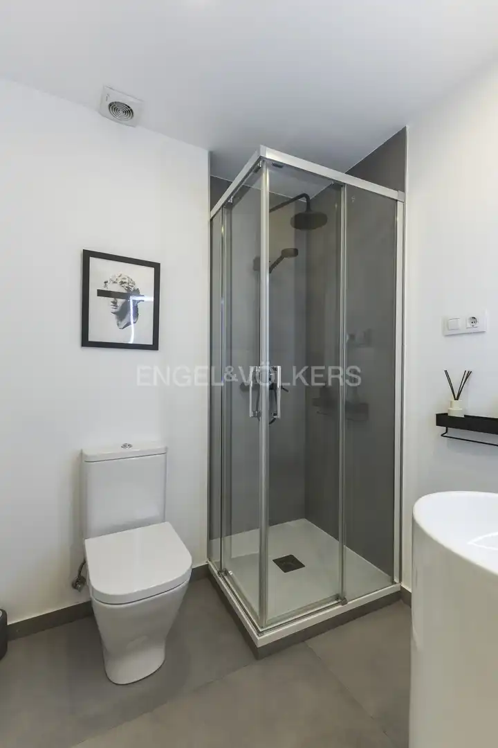 Bathroom of Flat for rent in Madrid  with Air Conditioner, Heating and Furnished