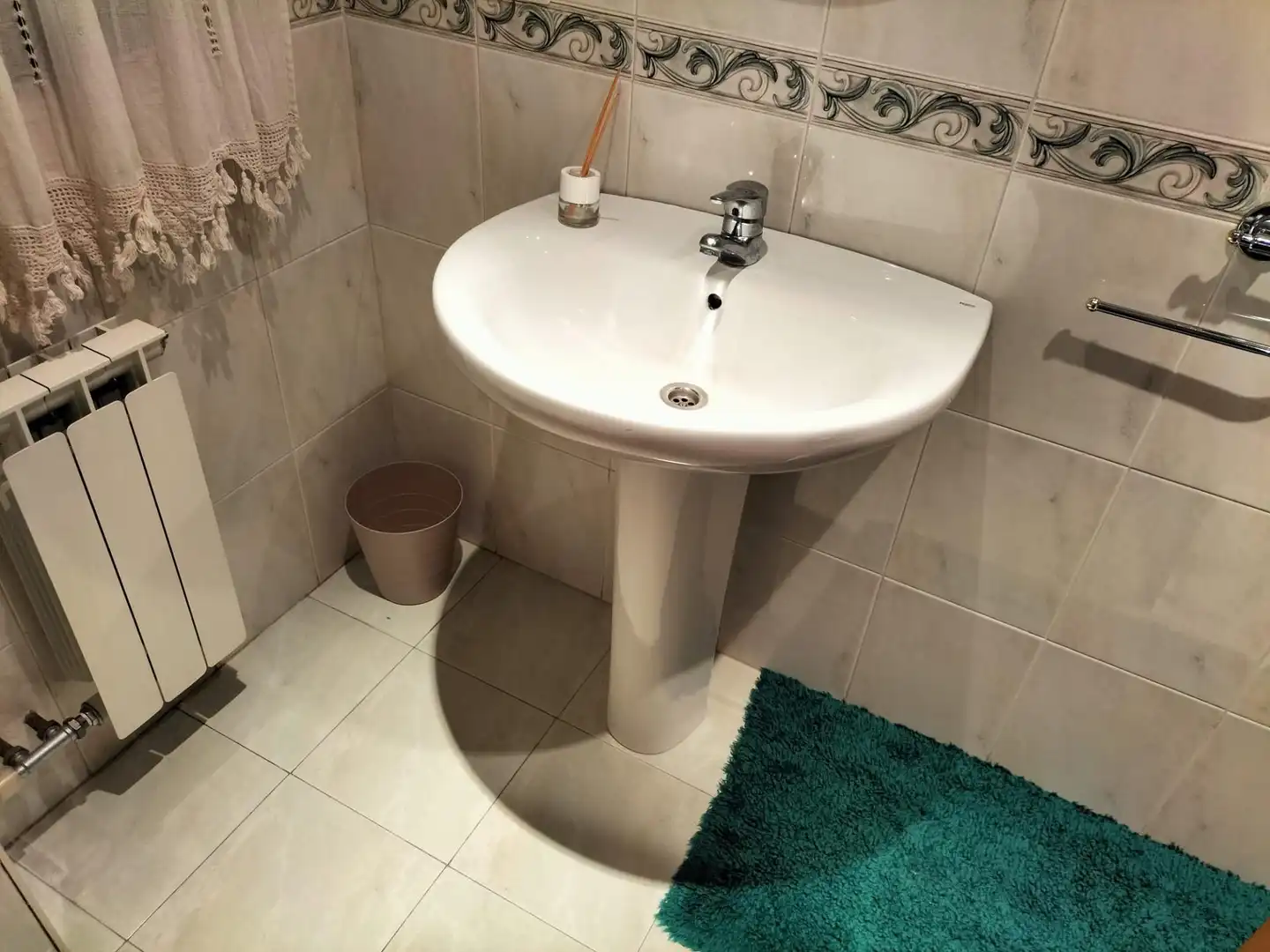 Badezimmer von Dachboden zur Miete in Palencia mit Heizung, Parkett und Terrasse
