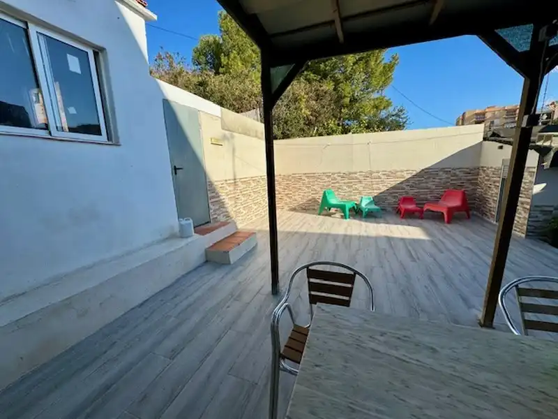 Terrasse von Erdgeschoss zum Verkauf in Cullera mit Klimaanlage, Heizung und Privatgarten